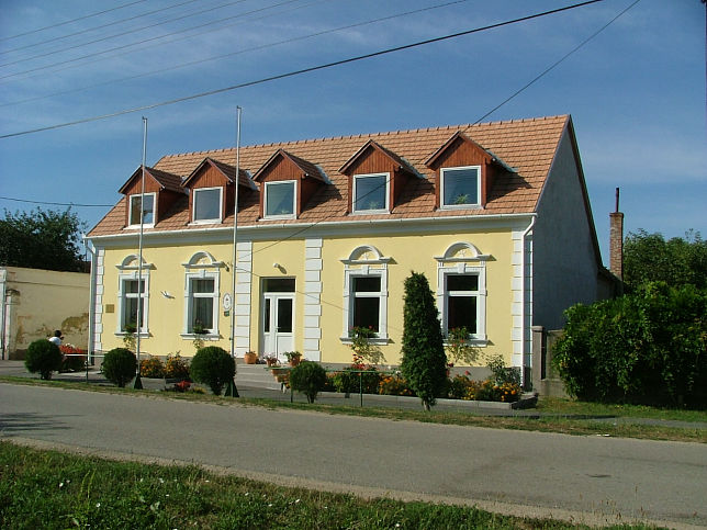 Sopronnmeti, Gemeindehaus